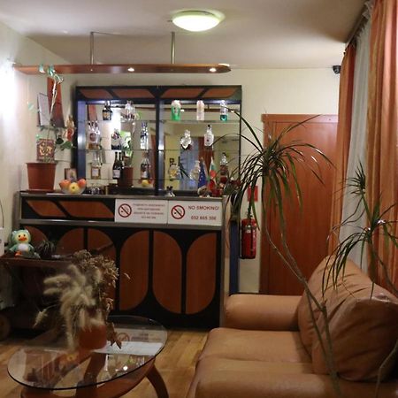 Hotel Palitra Varna Bagian luar foto