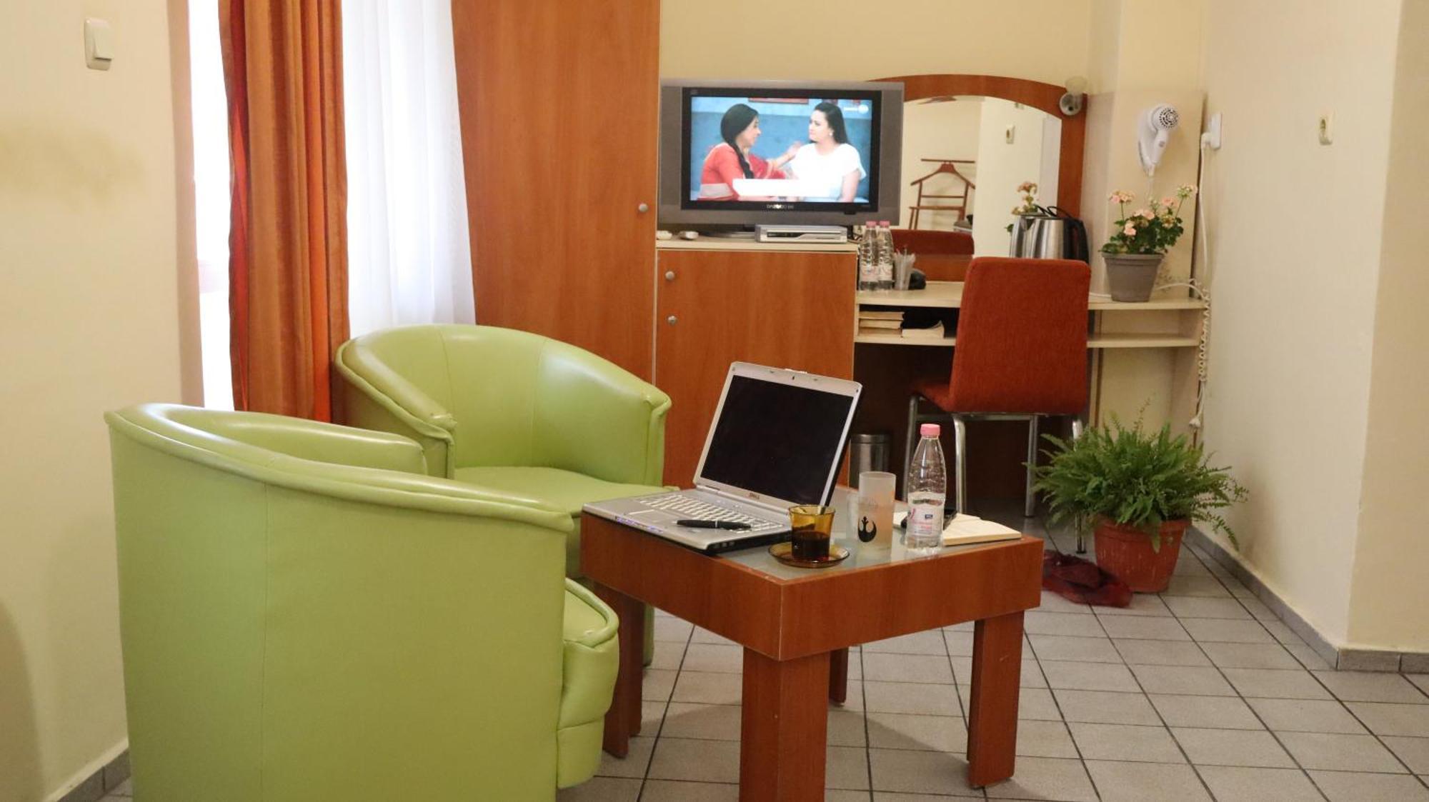 Hotel Palitra Varna Bagian luar foto