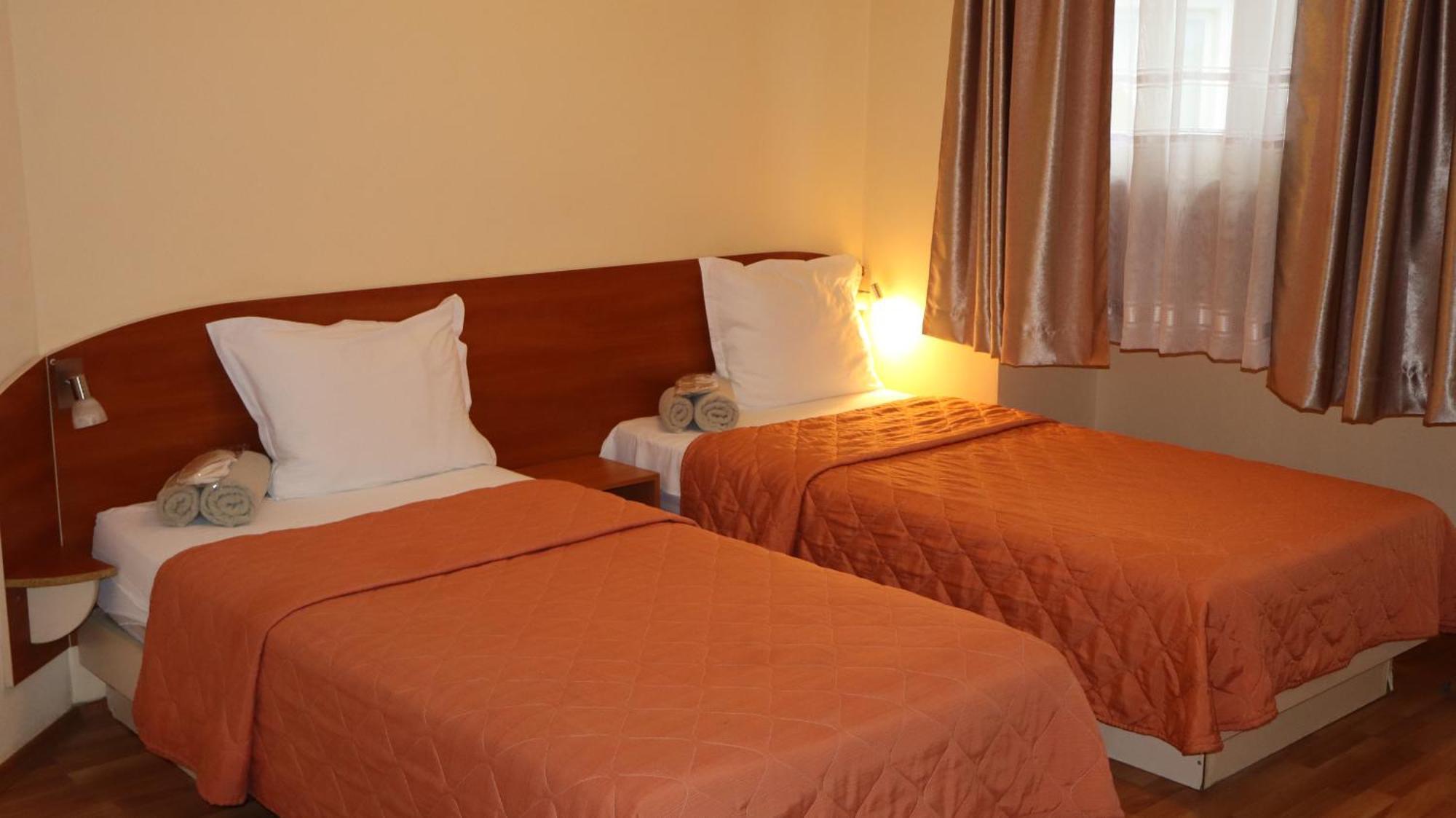 Hotel Palitra Varna Bagian luar foto