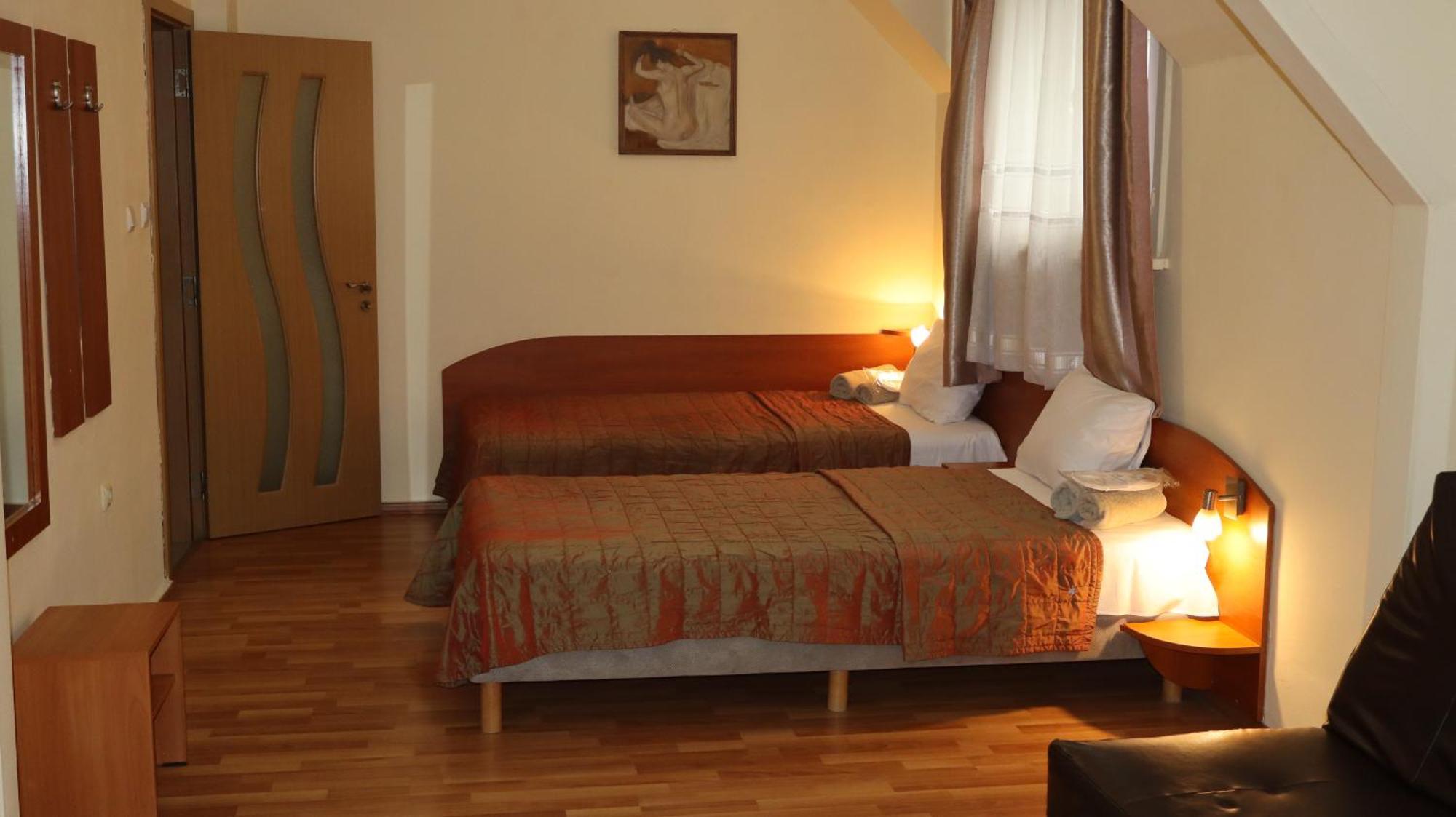 Hotel Palitra Varna Bagian luar foto