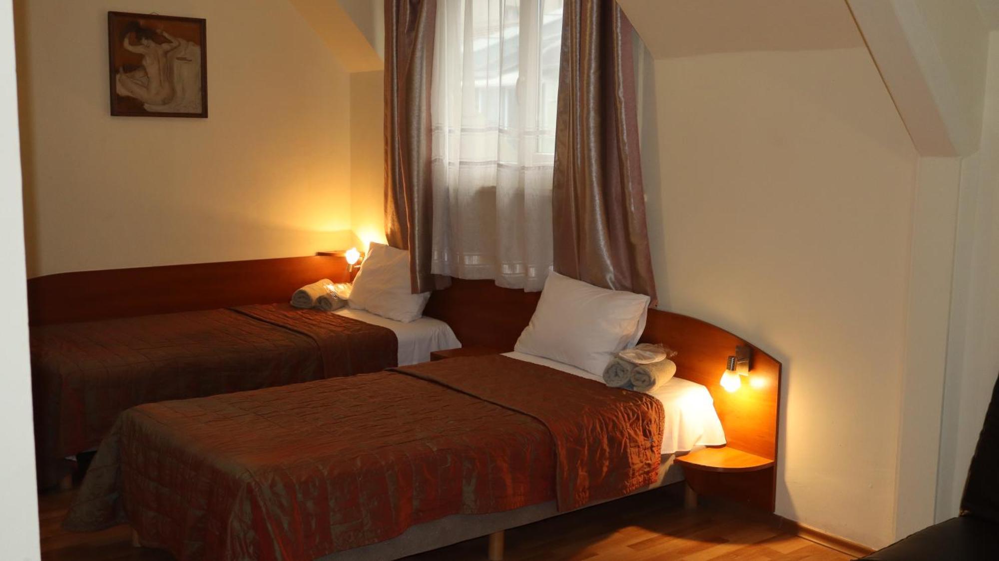Hotel Palitra Varna Bagian luar foto