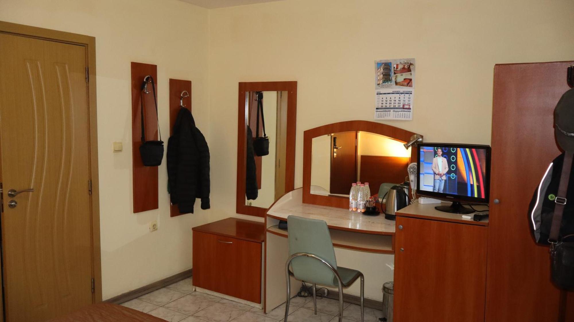 Hotel Palitra Varna Bagian luar foto