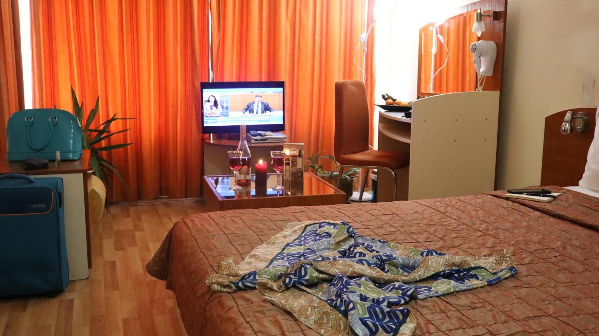 Hotel Palitra Varna Bagian luar foto