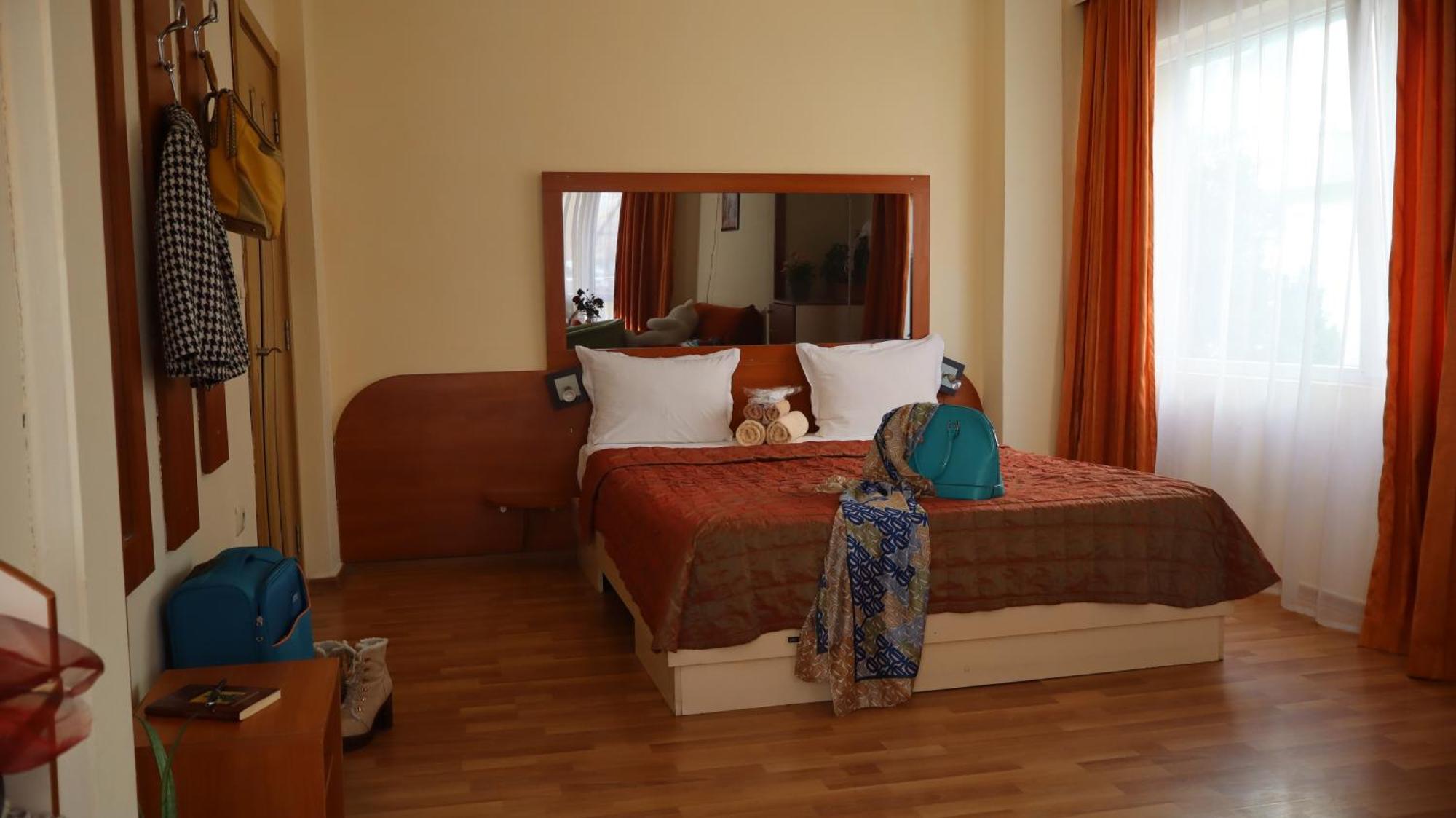 Hotel Palitra Varna Bagian luar foto