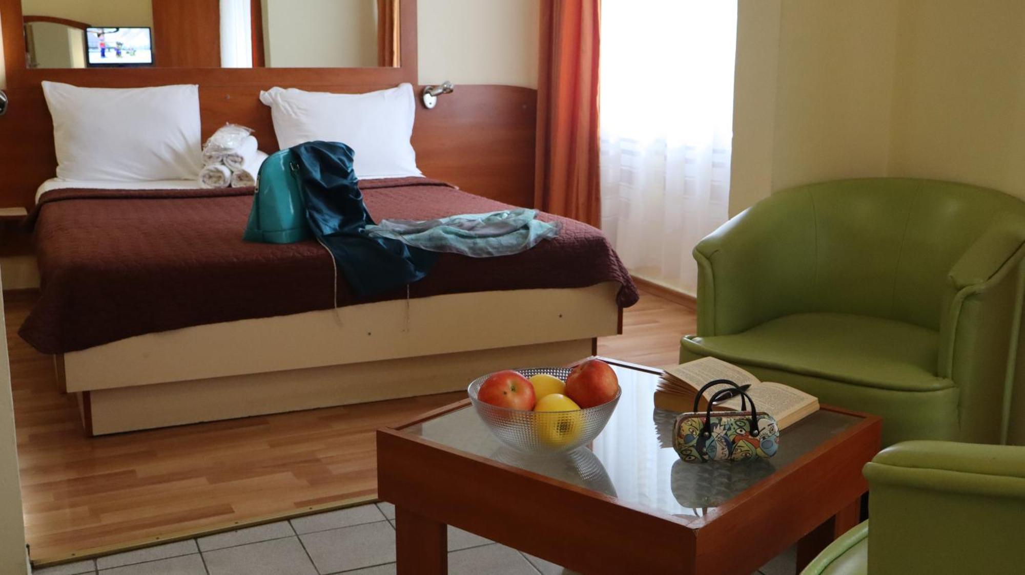 Hotel Palitra Varna Bagian luar foto