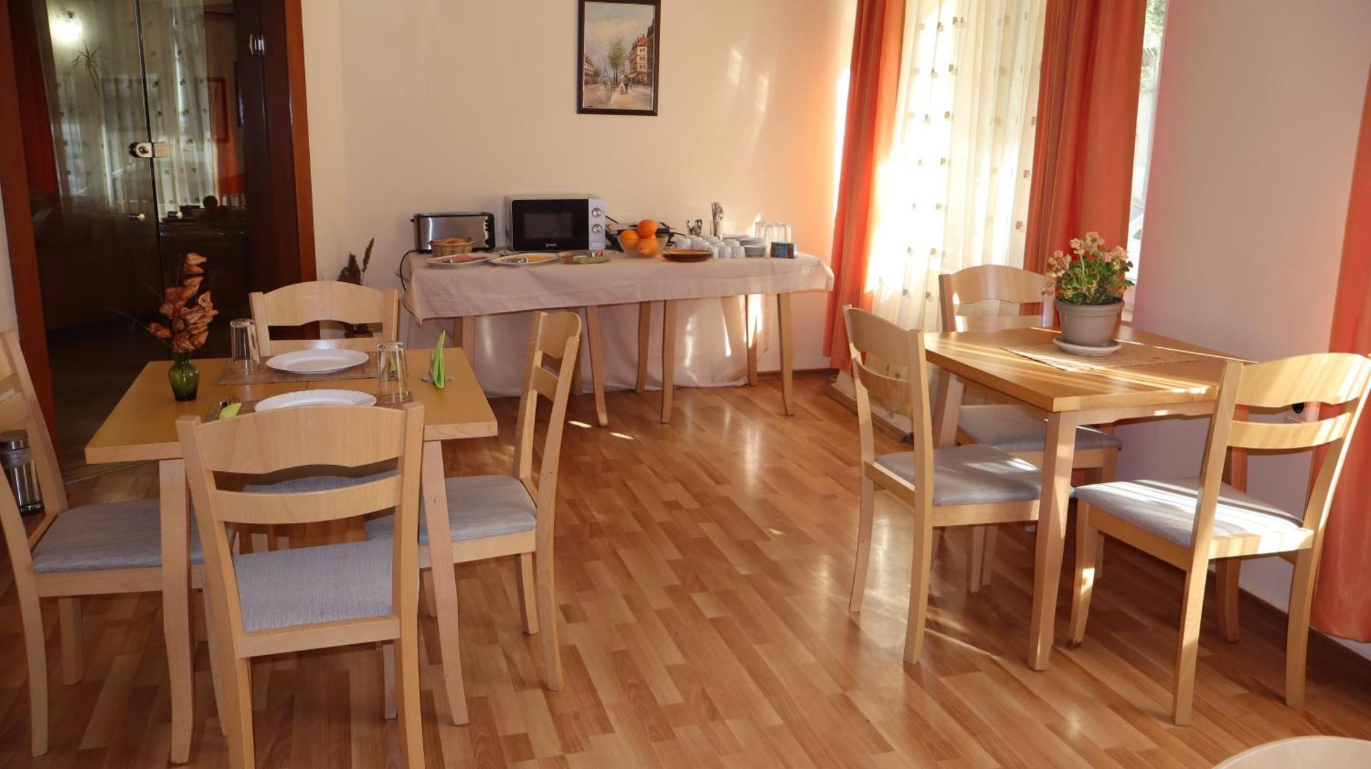 Hotel Palitra Varna Bagian luar foto