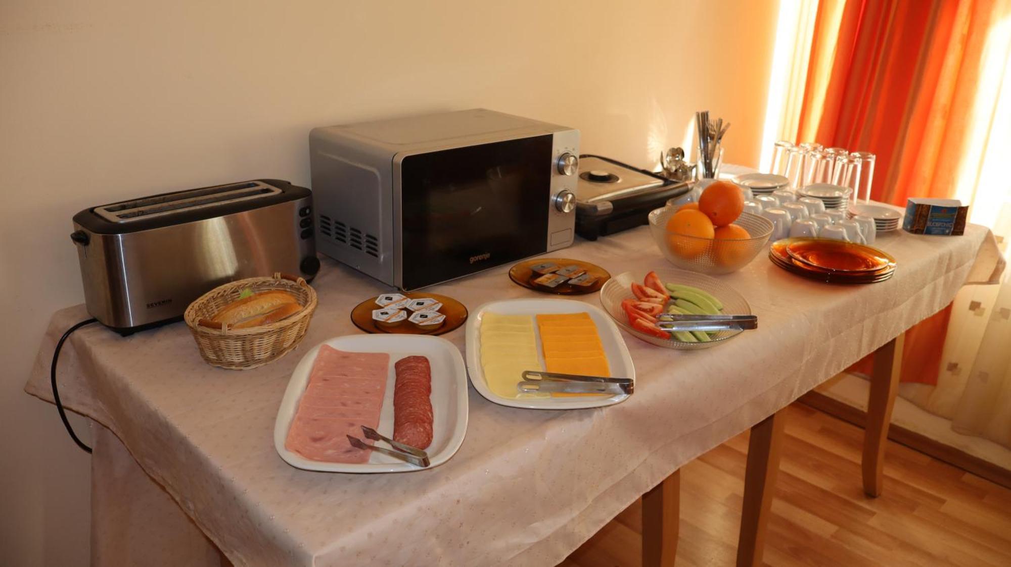 Hotel Palitra Varna Bagian luar foto