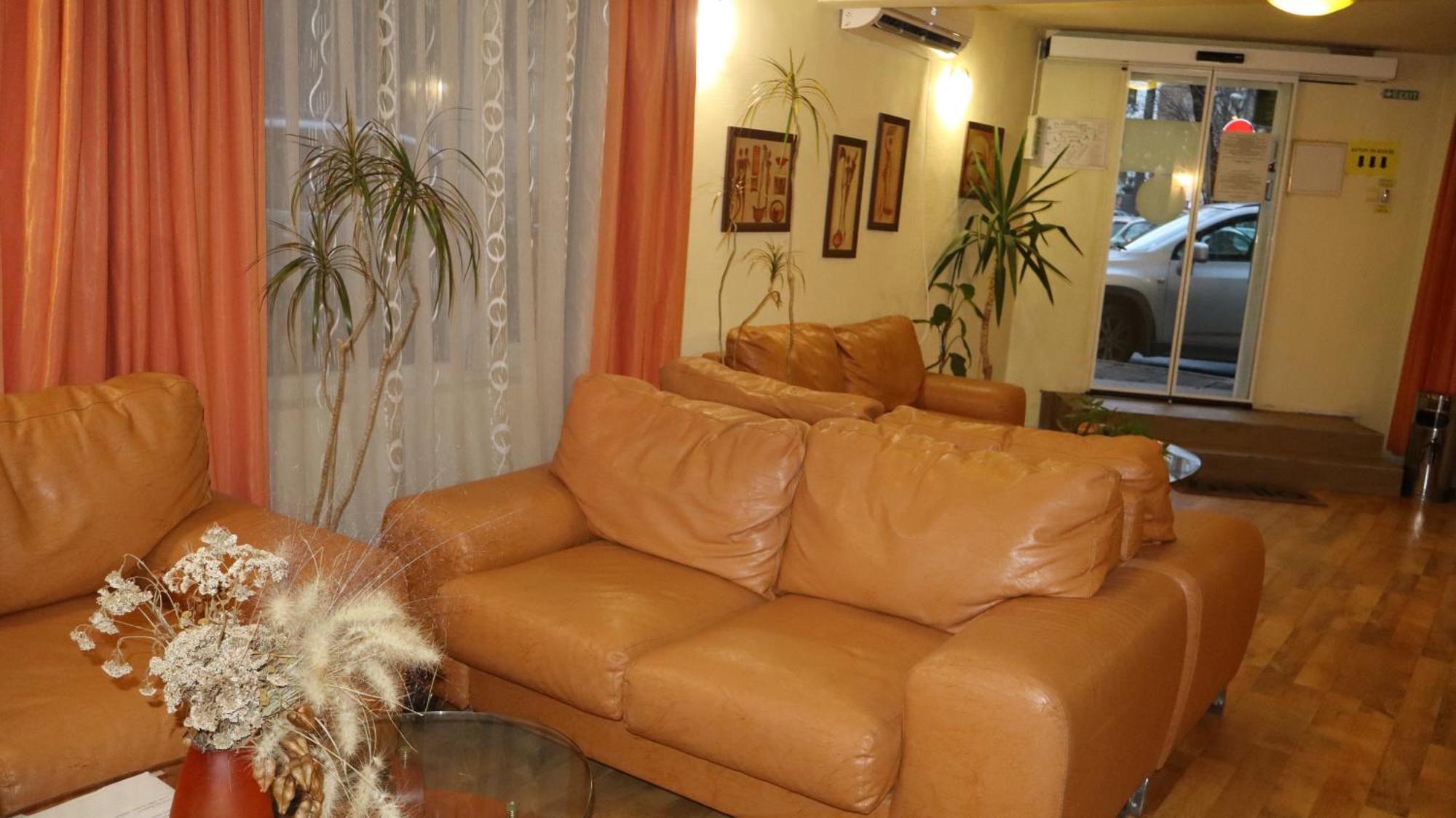 Hotel Palitra Varna Bagian luar foto